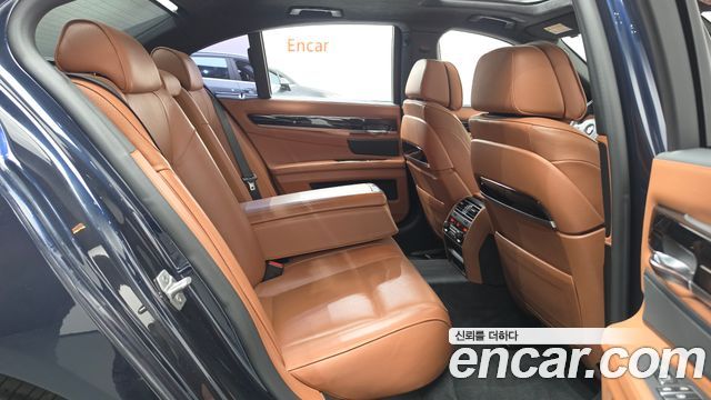 BMW 7 Series (F01) 740d xDrive Individual 2015 — фото 11