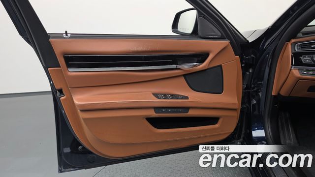 BMW 7 Series (F01) 740d xDrive Individual 2015 — фото 24