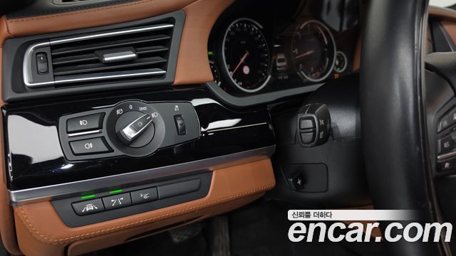 BMW 7 Series (F01) 740d xDrive Individual 2015 — фото 29