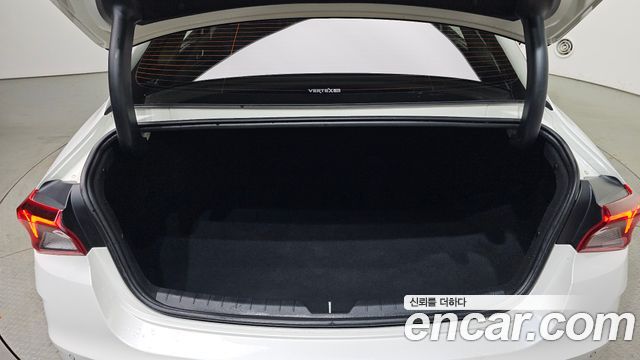 Kia K5 (III) 2.0 Signature 2020 — фото 31