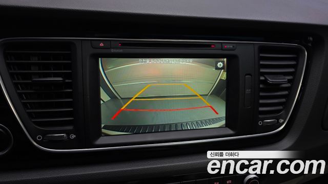 Kia Carnival 9-seater Prestige 2015 — фото 15