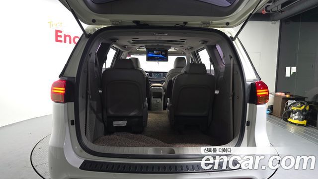 Kia Carnival 9-seater Prestige 2015 — фото 20