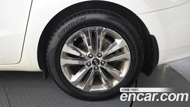 Kia Carnival 9-seater Prestige 2015 — фото 21