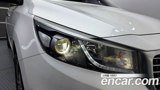 Kia Carnival 9-seater Prestige 2015 — фото 22