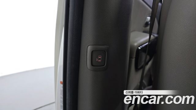 Kia Carnival 9-seater Prestige 2015 — фото 33