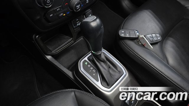 Jeep Renegade 2.4 Limited 2020 — фото 9