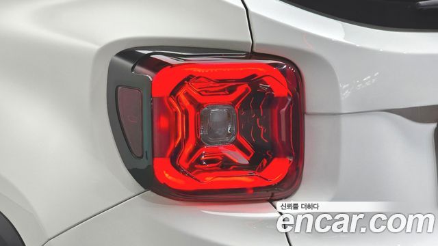 Jeep Renegade 2.4 Limited 2020 — фото 29