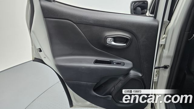 Jeep Renegade 2.4 Limited 2020 — фото 31