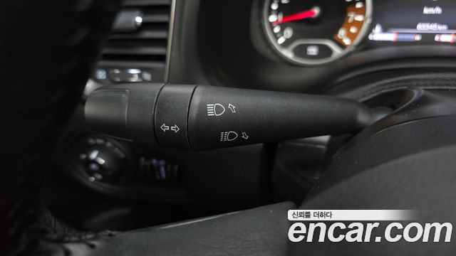 Jeep Renegade 2.4 Limited 2020 — фото 34