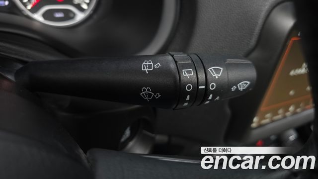 Jeep Renegade 2.4 Limited 2020 — фото 35