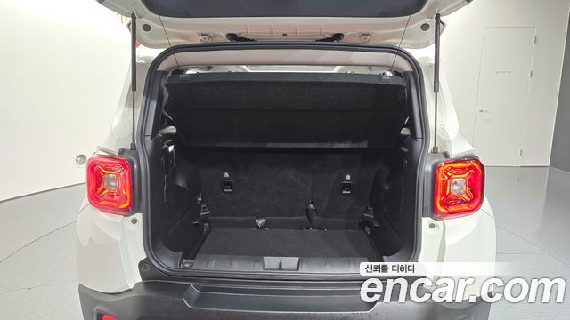 Jeep Renegade 2.4 Limited 2020 — фото 39