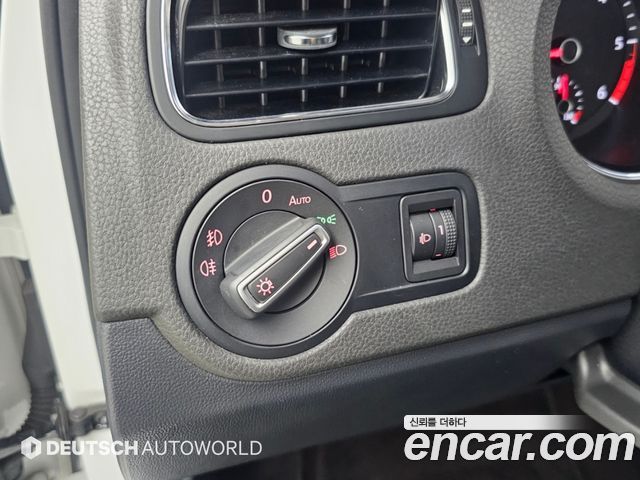 Volkswagen Polo 1.4 TDI R-Line 5th 2015 — фото 20