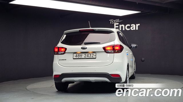 Kia Carens 2.0 LPI Luxury 2017 — фото 4
