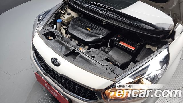 Kia Carens 2.0 LPI Luxury 2017 — фото 6