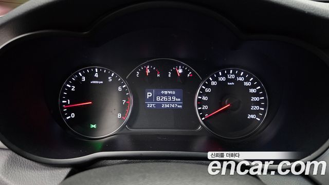 Kia Carens 2.0 LPI Luxury 2017 — фото 8