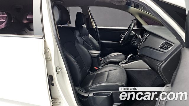 Kia Carens 2.0 LPI Luxury 2017 — фото 11