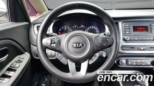 Kia Carens 2.0 LPI Luxury 2017 — фото 13