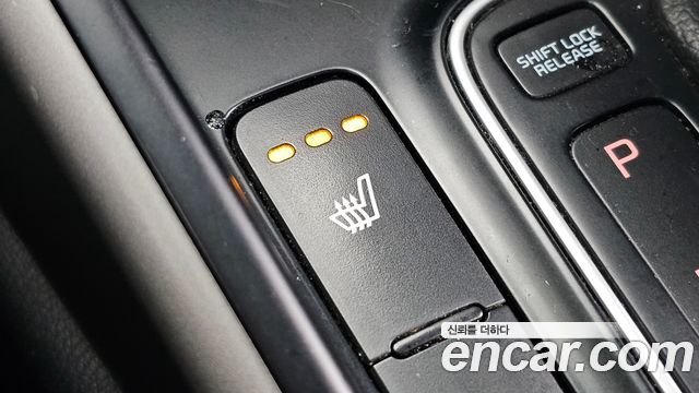 Kia Carens 2.0 LPI Luxury 2017 — фото 16