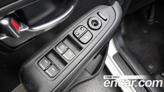 Kia Carens 2.0 LPI Luxury 2017 — фото 18