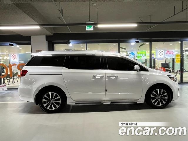 Kia Carnival 11-seater Prestige 2018 — фото 3