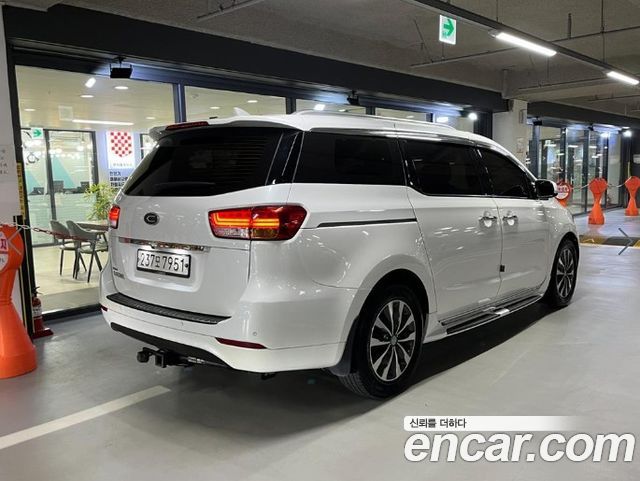 Kia Carnival 11-seater Prestige 2018 — фото 4