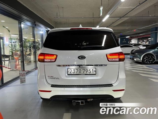 Kia Carnival 11-seater Prestige 2018 — фото 5