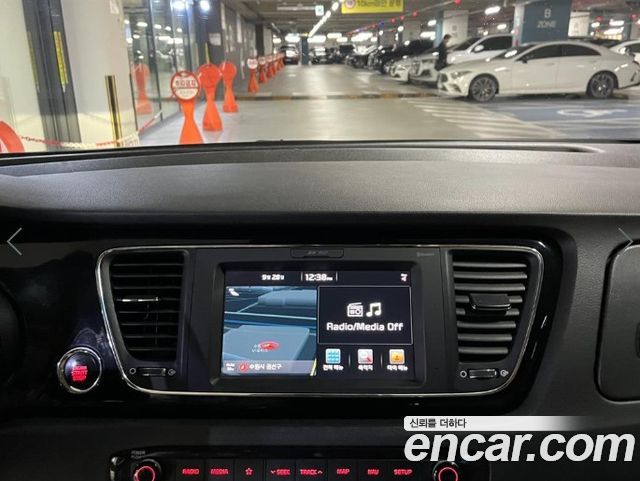 Kia Carnival 11-seater Prestige 2018 — фото 10