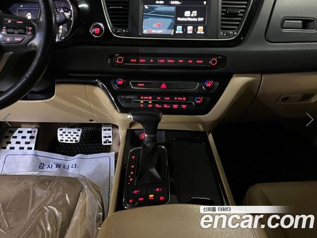 Kia Carnival 11-seater Prestige 2018 — фото 15