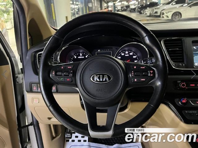 Kia Carnival 11-seater Prestige 2018 — фото 16