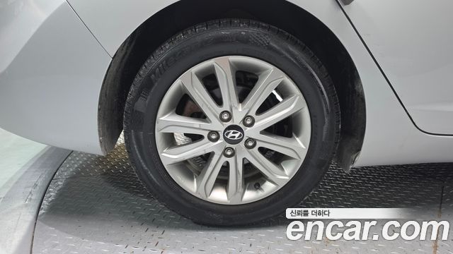 Hyundai Avante 1.6 GDi Modern Standard 2014 — фото 5