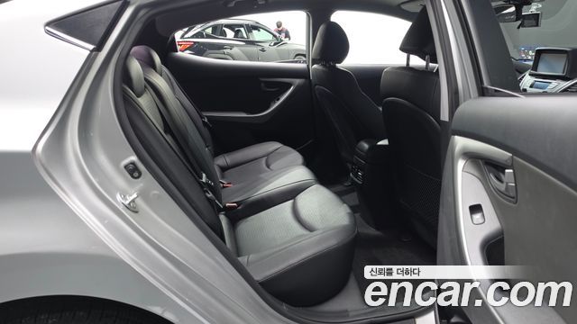 Hyundai Avante 1.6 GDi Modern Standard 2014 — фото 12