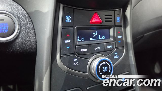 Hyundai Avante 1.6 GDi Modern Standard 2014 — фото 15