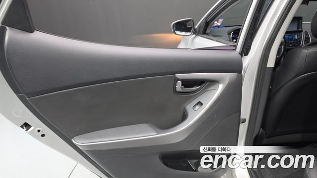 Hyundai Avante 1.6 GDi Modern Standard 2014 — фото 25