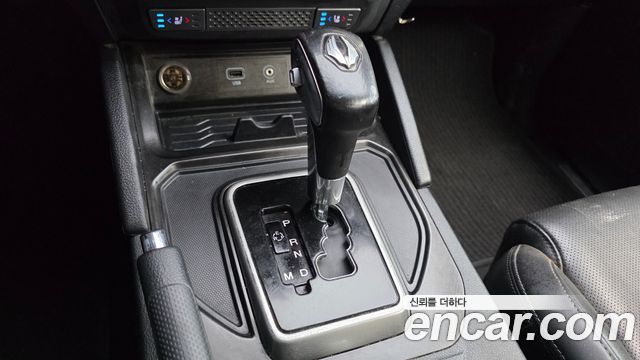 KG Mobility (SsangYong) Rexton Sports Khan Diesel 2.2 4WD Professional X (5-Link) 2019 — фото 9