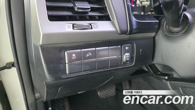 KG Mobility (SsangYong) Rexton Sports Khan Diesel 2.2 4WD Professional X (5-Link) 2019 — фото 16