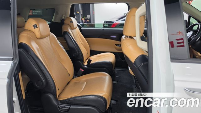 Kia Carnival (IV) Diesel 9-Seater Signature 2023 — фото 12