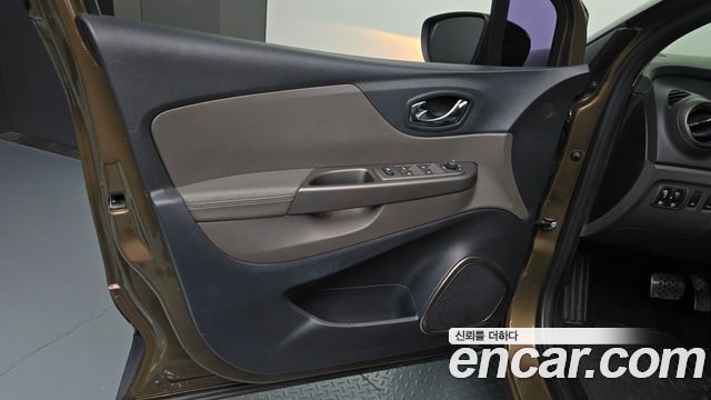 Renault Korea QM3 RE Signature 2017 — фото 24