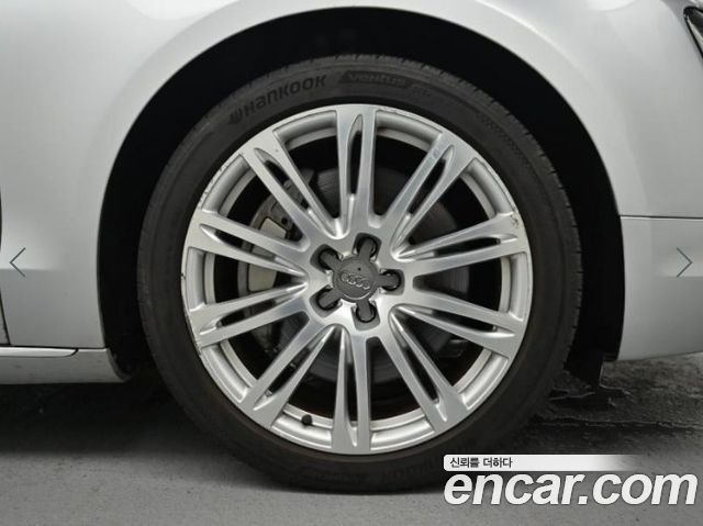 Audi A8 4.0 TFSI Quattro LWB D4 2014 — фото 5