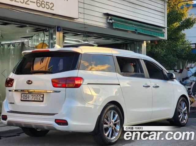 Kia Carnival 9-Seater Luxury 2019 — фото 2
