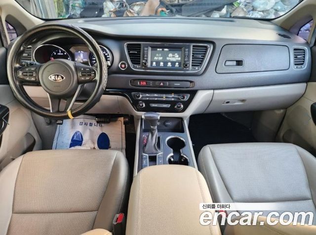 Kia Carnival 9-Seater Luxury 2019 — фото 6