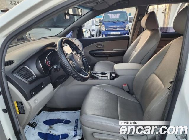 Kia Carnival 9-Seater Luxury 2019 — фото 20