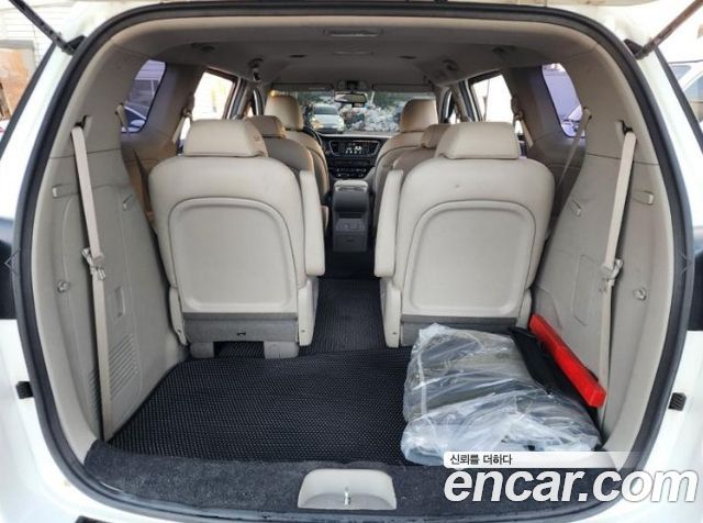 Kia Carnival 9-Seater Luxury 2019 — фото 24