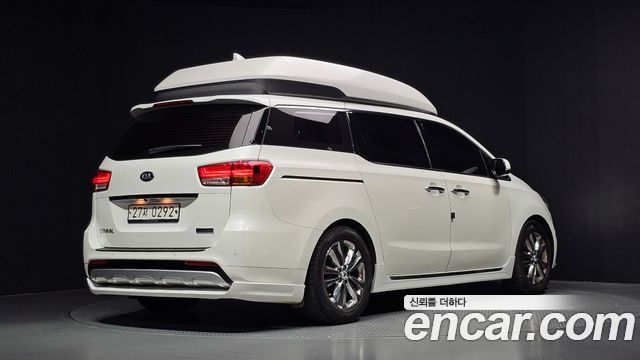 Kia Carnival 9-seater Hi-Limousine Noblesse 2017 — фото 2