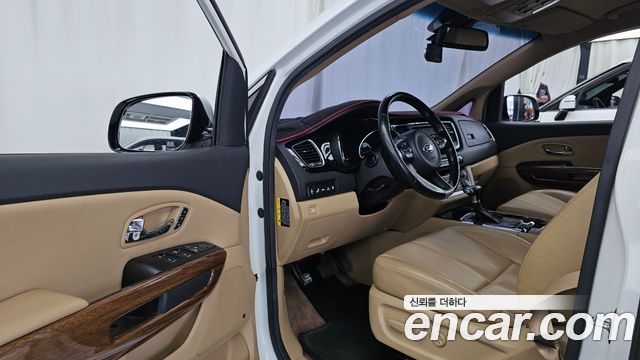 Kia Carnival 9-seater Hi-Limousine Noblesse 2017 — фото 10