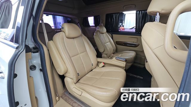 Kia Carnival 9-seater Hi-Limousine Noblesse 2017 — фото 12
