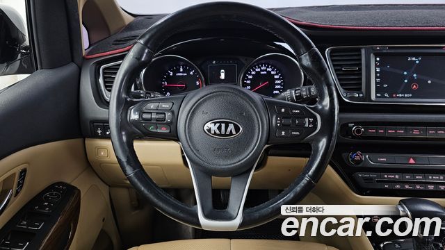 Kia Carnival 9-seater Hi-Limousine Noblesse 2017 — фото 13