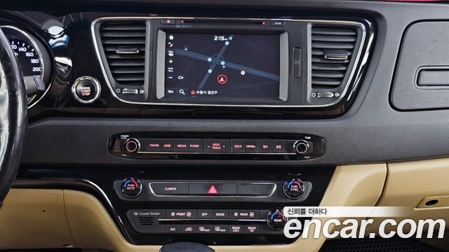 Kia Carnival 9-seater Hi-Limousine Noblesse 2017 — фото 14
