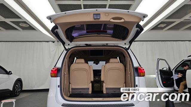 Kia Carnival 9-seater Hi-Limousine Noblesse 2017 — фото 20
