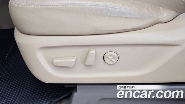 Kia Carnival 9-seater Hi-Limousine Noblesse 2017 — фото 26