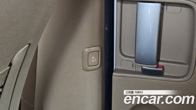 Kia Carnival 9-seater Hi-Limousine Noblesse 2017 — фото 36